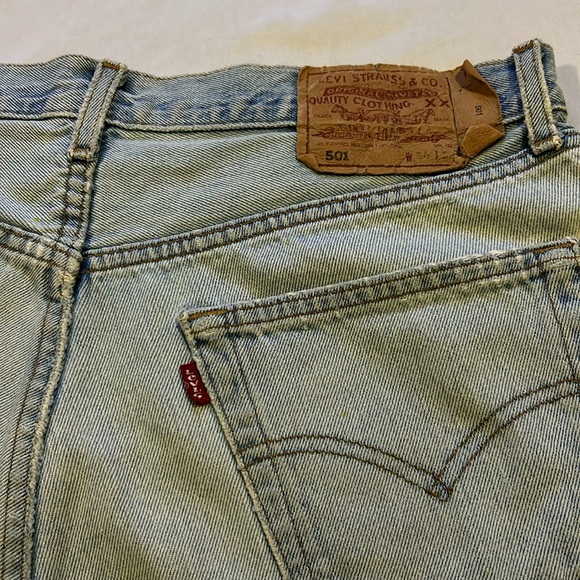 Levi’s 501 Denim Jean Shorts - Picture 5 of 7